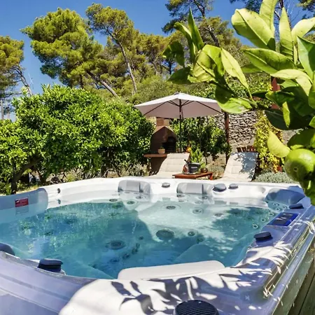 Villa Teha -idylic Location & View In Park Forest *